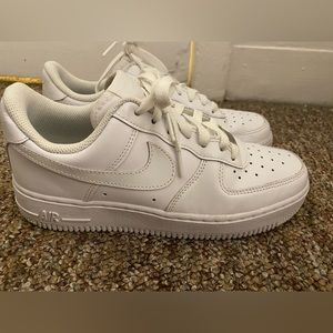 White Nike Air Force 1